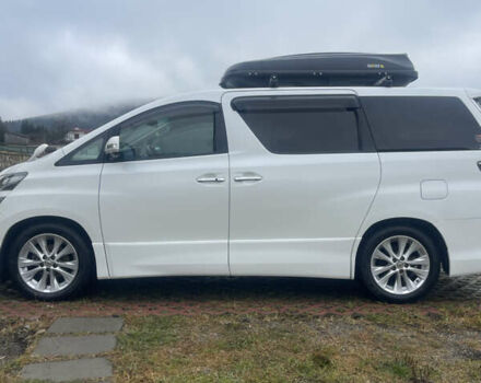 Белый Тойота Веллфаир, объемом двигателя 2.4 л и пробегом 80 тыс. км за 17200 $, фото 2 на Automoto.ua
