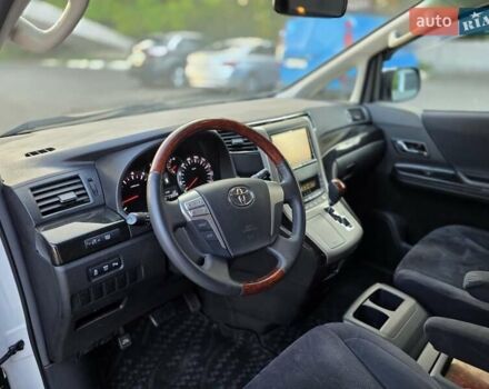 Білий Тойота Веллфаір, об'ємом двигуна 2.4 л та пробігом 110 тис. км за 15500 $, фото 18 на Automoto.ua