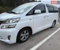 Белый Тойота Веллфаир, объемом двигателя 2.36 л и пробегом 190 тыс. км за 16550 $, фото 1 на Automoto.ua