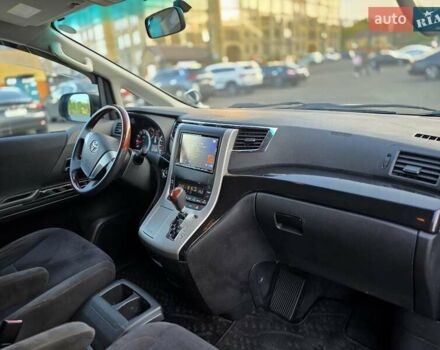 Білий Тойота Веллфаір, об'ємом двигуна 2.4 л та пробігом 110 тис. км за 15500 $, фото 28 на Automoto.ua