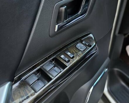 Білий Тойота Веллфаір, об'ємом двигуна 2.4 л та пробігом 97 тис. км за 18500 $, фото 16 на Automoto.ua