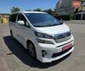 Белый Тойота Веллфаир, объемом двигателя 2.4 л и пробегом 84 тыс. км за 18500 $, фото 1 на Automoto.ua
