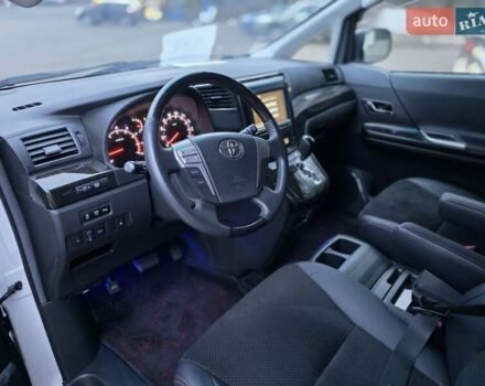Белый Тойота Веллфаир, объемом двигателя 2.4 л и пробегом 97 тыс. км за 16900 $, фото 10 на Automoto.ua
