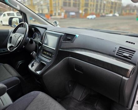 Белый Тойота Веллфаир, объемом двигателя 2.4 л и пробегом 83 тыс. км за 18500 $, фото 15 на Automoto.ua