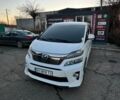 Білий Тойота Веллфаір, об'ємом двигуна 2.36 л та пробігом 102 тис. км за 18899 $, фото 1 на Automoto.ua