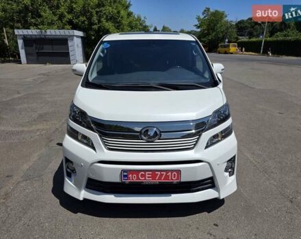 Белый Тойота Веллфаир, объемом двигателя 2.4 л и пробегом 84 тыс. км за 18500 $, фото 1 на Automoto.ua