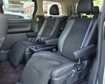 Білий Тойота Веллфаір, об'ємом двигуна 2.4 л та пробігом 97 тис. км за 18500 $, фото 31 на Automoto.ua