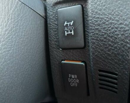 Білий Тойота Веллфаір, об'ємом двигуна 2.4 л та пробігом 97 тис. км за 18500 $, фото 23 на Automoto.ua