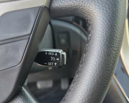 Білий Тойота Веллфаір, об'ємом двигуна 2.4 л та пробігом 84 тис. км за 18900 $, фото 34 на Automoto.ua
