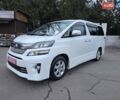 Белый Тойота Веллфаир, объемом двигателя 2.4 л и пробегом 97 тыс. км за 16900 $, фото 1 на Automoto.ua