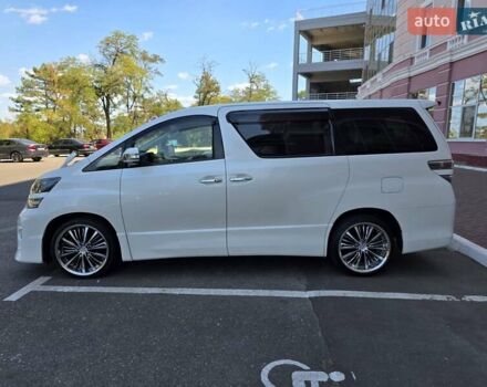 Білий Тойота Веллфаір, об'ємом двигуна 2.4 л та пробігом 97 тис. км за 18500 $, фото 3 на Automoto.ua