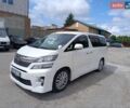 Білий Тойота Веллфаір, об'ємом двигуна 2.4 л та пробігом 402 тис. км за 10800 $, фото 1 на Automoto.ua