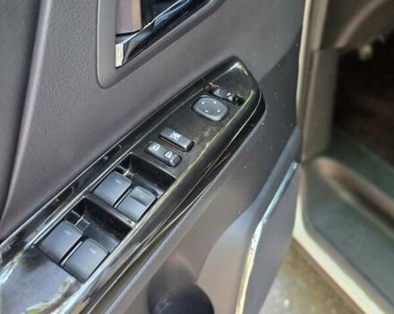 Белый Тойота Веллфаир, объемом двигателя 2.4 л и пробегом 84 тыс. км за 18500 $, фото 20 на Automoto.ua