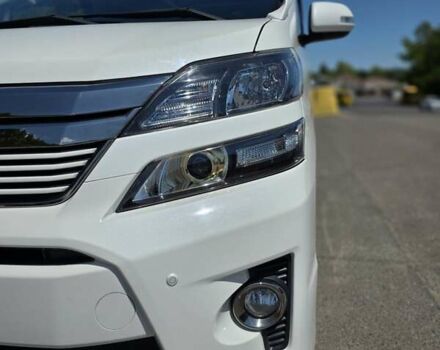 Білий Тойота Веллфаір, об'ємом двигуна 2.4 л та пробігом 84 тис. км за 18500 $, фото 17 на Automoto.ua
