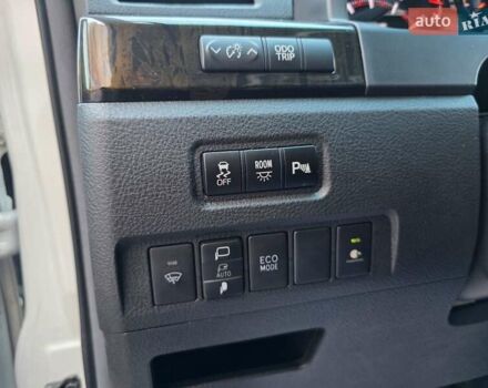 Білий Тойота Веллфаір, об'ємом двигуна 2.4 л та пробігом 97 тис. км за 18500 $, фото 20 на Automoto.ua