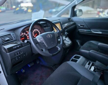 Белый Тойота Веллфаир, объемом двигателя 2.4 л и пробегом 97 тыс. км за 16900 $, фото 11 на Automoto.ua