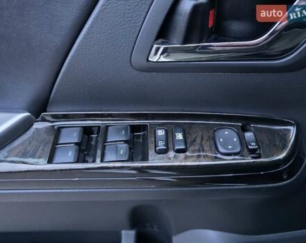 Белый Тойота Веллфаир, объемом двигателя 2.4 л и пробегом 97 тыс. км за 16900 $, фото 17 на Automoto.ua