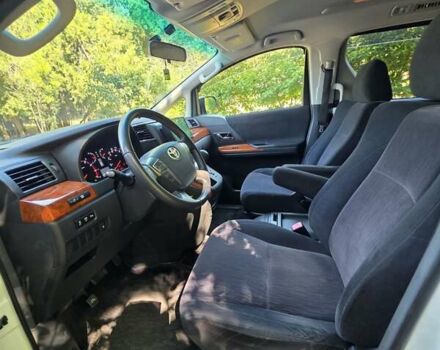 Білий Тойота Веллфаір, об'ємом двигуна 2.4 л та пробігом 84 тис. км за 16300 $, фото 24 на Automoto.ua