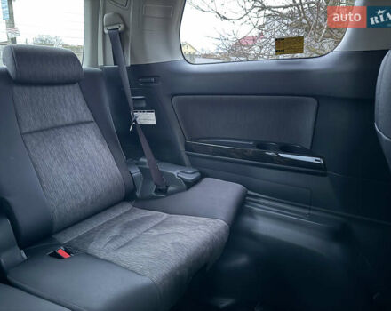 Білий Тойота Веллфаір, об'ємом двигуна 2.36 л та пробігом 69 тис. км за 23500 $, фото 134 на Automoto.ua