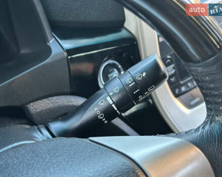 Белый Тойота Веллфаир, объемом двигателя 2.36 л и пробегом 57 тыс. км за 19200 $, фото 52 на Automoto.ua