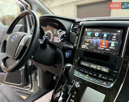 Білий Тойота Веллфаір, об'ємом двигуна 2.36 л та пробігом 69 тис. км за 23500 $, фото 92 на Automoto.ua