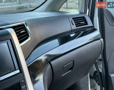 Белый Тойота Веллфаир, объемом двигателя 2.36 л и пробегом 57 тыс. км за 19200 $, фото 55 на Automoto.ua