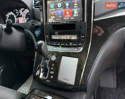 Білий Тойота Веллфаір, об'ємом двигуна 2.36 л та пробігом 69 тис. км за 23500 $, фото 98 на Automoto.ua