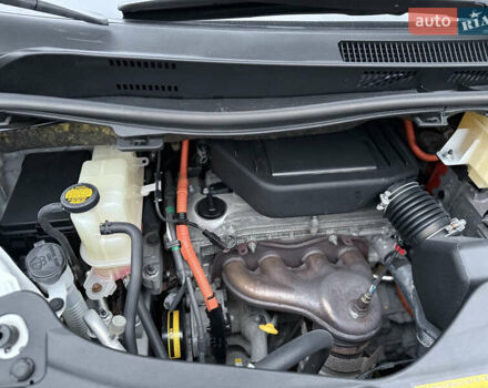 Білий Тойота Веллфаір, об'ємом двигуна 2.36 л та пробігом 69 тис. км за 23500 $, фото 148 на Automoto.ua