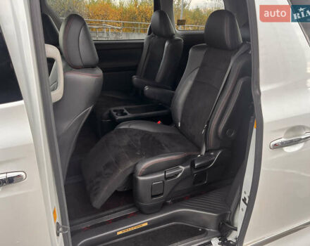 Білий Тойота Веллфаір, об'ємом двигуна 2.36 л та пробігом 82 тис. км за 18500 $, фото 7 на Automoto.ua