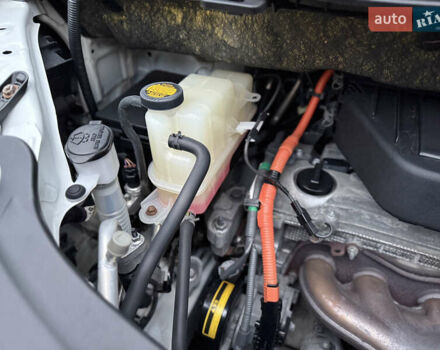 Білий Тойота Веллфаір, об'ємом двигуна 2.36 л та пробігом 69 тис. км за 23500 $, фото 144 на Automoto.ua