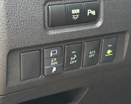 Білий Тойота Веллфаір, об'ємом двигуна 2.36 л та пробігом 69 тис. км за 23500 $, фото 81 на Automoto.ua