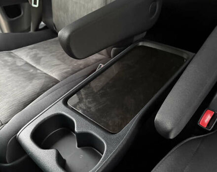 Білий Тойота Веллфаір, об'ємом двигуна 2.36 л та пробігом 69 тис. км за 23500 $, фото 129 на Automoto.ua