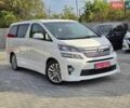 Білий Тойота Веллфаір, об'ємом двигуна 2.4 л та пробігом 82 тис. км за 17900 $, фото 1 на Automoto.ua