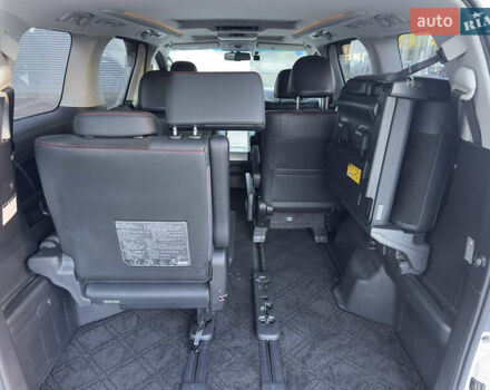 Белый Тойота Веллфаир, объемом двигателя 2.36 л и пробегом 57 тыс. км за 19200 $, фото 16 на Automoto.ua