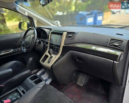 Білий Тойота Веллфаір, об'ємом двигуна 2.4 л та пробігом 97 тис. км за 18500 $, фото 43 на Automoto.ua