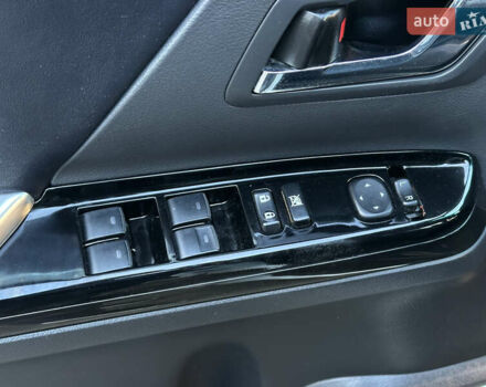 Белый Тойота Веллфаир, объемом двигателя 2.36 л и пробегом 57 тыс. км за 19200 $, фото 44 на Automoto.ua