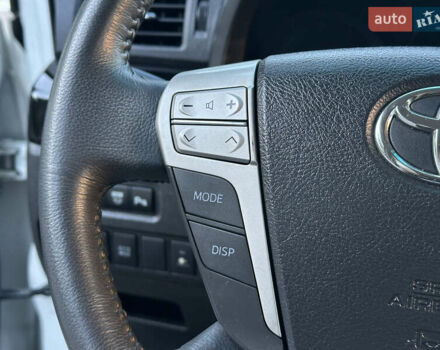 Белый Тойота Веллфаир, объемом двигателя 2.36 л и пробегом 57 тыс. км за 19200 $, фото 54 на Automoto.ua