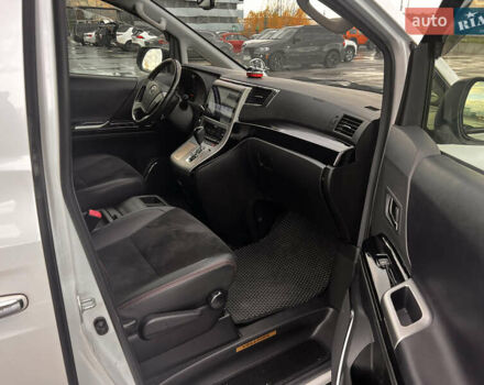 Білий Тойота Веллфаір, об'ємом двигуна 2.36 л та пробігом 82 тис. км за 18500 $, фото 14 на Automoto.ua