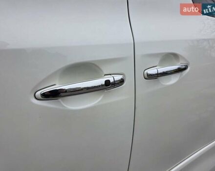 Белый Тойота Веллфаир, объемом двигателя 2.4 л и пробегом 81 тыс. км за 23000 $, фото 13 на Automoto.ua