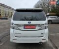 Белый Тойота Веллфаир, объемом двигателя 2.4 л и пробегом 81 тыс. км за 23000 $, фото 8 на Automoto.ua