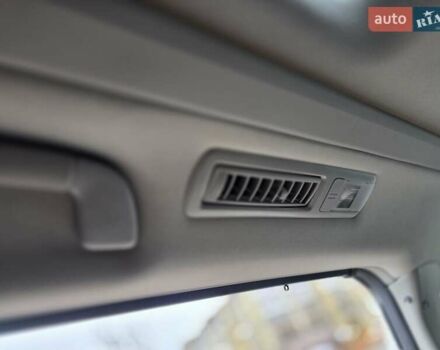 Белый Тойота Веллфаир, объемом двигателя 2.4 л и пробегом 81 тыс. км за 23000 $, фото 38 на Automoto.ua