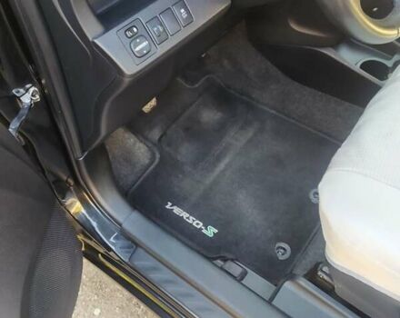 Черный Тойота Verso-S, объемом двигателя 1.3 л и пробегом 294 тыс. км за 6500 $, фото 10 на Automoto.ua