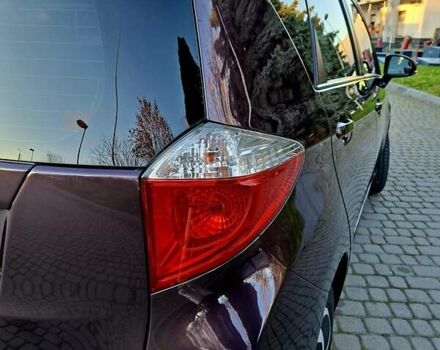 Фіолетовий Тойота Verso-S, об'ємом двигуна 1.36 л та пробігом 244 тис. км за 8999 $, фото 14 на Automoto.ua