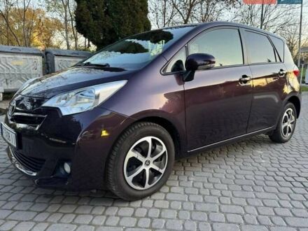 Фіолетовий Тойота Verso-S, об'ємом двигуна 1.36 л та пробігом 244 тис. км за 8999 $, фото 1 на Automoto.ua