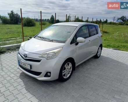 Серый Тойота Verso-S, объемом двигателя 1.36 л и пробегом 251 тыс. км за 8200 $, фото 2 на Automoto.ua