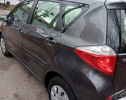 Серый Тойота Verso-S, объемом двигателя 1.36 л и пробегом 111 тыс. км за 8500 $, фото 3 на Automoto.ua