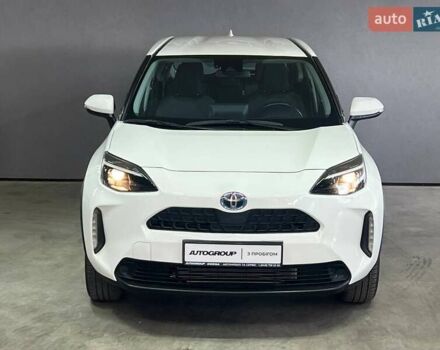 Белый Тойота Yaris Cross, объемом двигателя 1.49 л и пробегом 69 тыс. км за 24900 $, фото 2 на Automoto.ua