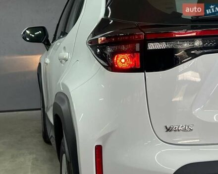Белый Тойота Yaris Cross, объемом двигателя 1.49 л и пробегом 69 тыс. км за 24900 $, фото 5 на Automoto.ua