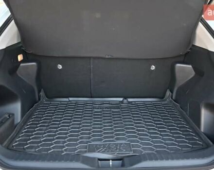 Белый Тойота Yaris Cross, объемом двигателя 1.49 л и пробегом 47 тыс. км за 25675 $, фото 9 на Automoto.ua