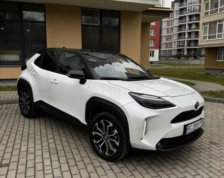 Белый Тойота Yaris Cross, объемом двигателя 1.49 л и пробегом 71 тыс. км за 27400 $, фото 1 на Automoto.ua